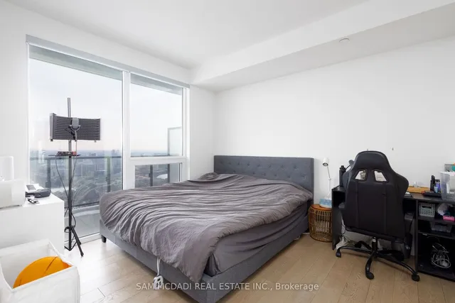 Additional image 10 of 955 Bay St Unit 3903