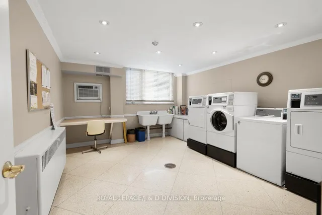 Additional image 18 of 581 Avenue Rd Unit 404