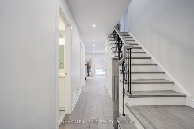 Additional image 11 of 126 Chapel Park Sq