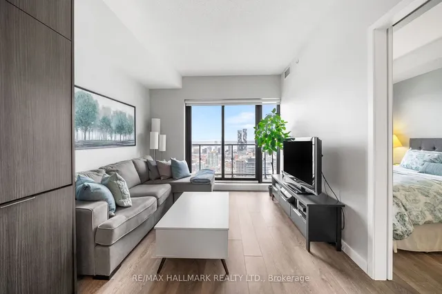 Additional image 14 of 159 Dundas St Unit 4004