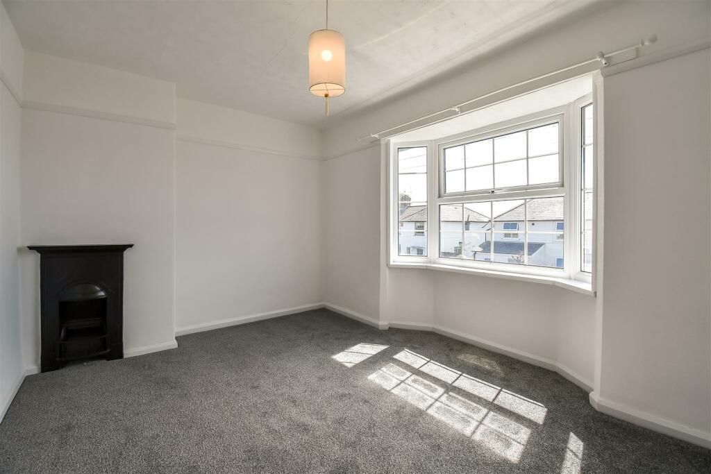 Additional image 6 of Bron Awelon, Barry