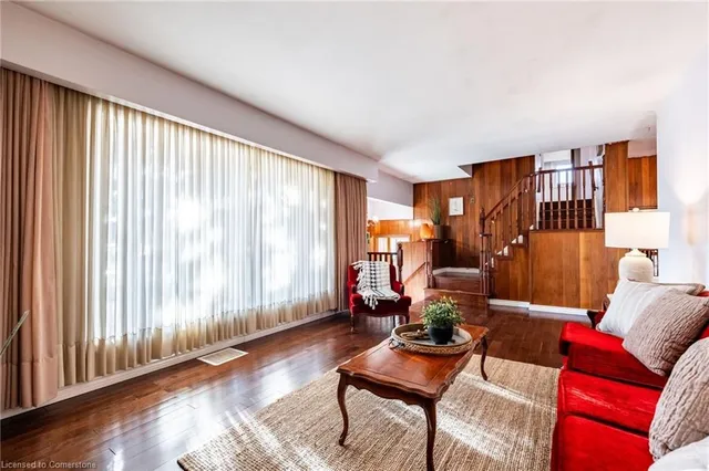 Additional image 8 of 9 Laurier Ave