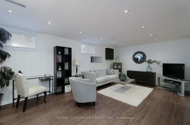 Additional image 20 of 52A Cedar Brae Blvd