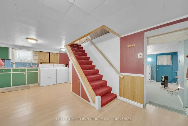 Additional image 20 of 102 Brenda Cres