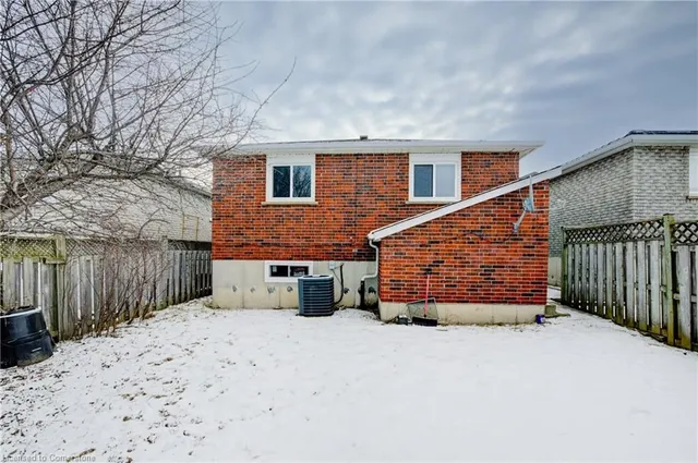 Additional image 34 of 62 Robson Cres