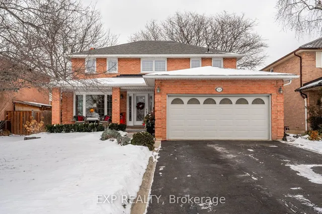 705 Robertson Cres