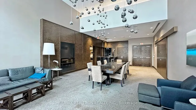 Additional image 36 of 386 YONGE ST St Unit 1104