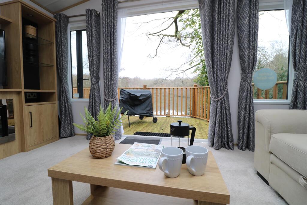 Additional image 5 of Lakeside view, Brokerswood