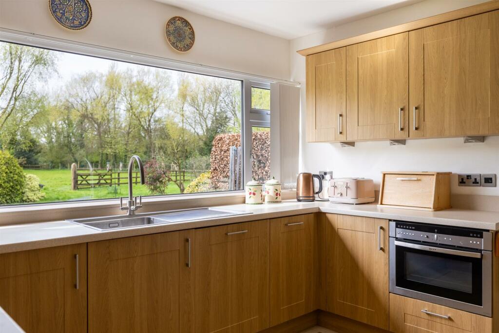 Additional image 8 of Hadlow Road, Willaston, Neston