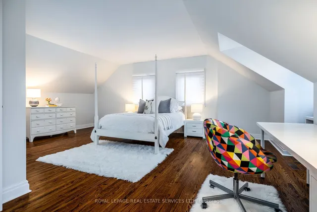 Additional image 27 of 121 Roxborough Dr