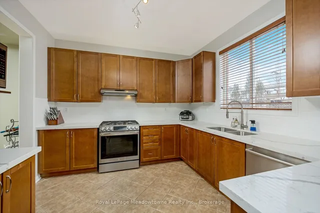 Additional image 17 of 1285 Christie Circ