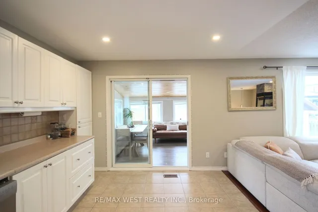 Additional image 15 of 10 Frances Ave