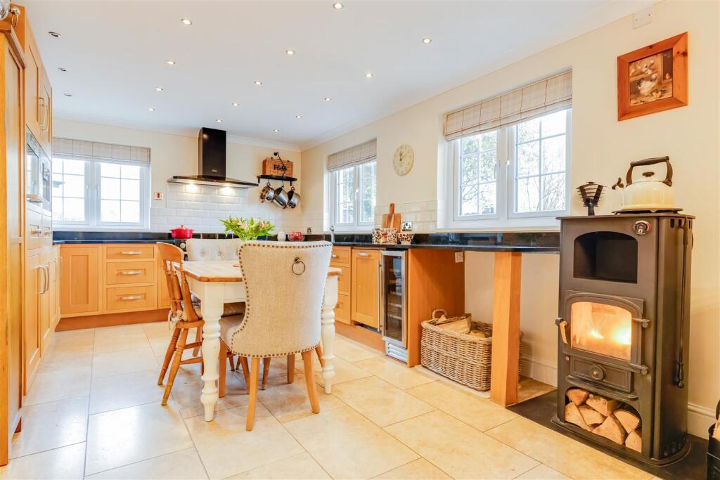 Additional image 10 of Tanglewood, Penmark, Vale Of Glamorgan, CF62 3BP