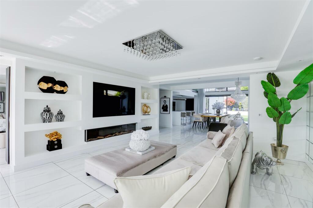 Additional image 11 of Sea View Court, Fontygary Road, Rhoose, Vale of Glamorgan, CF62 3FN