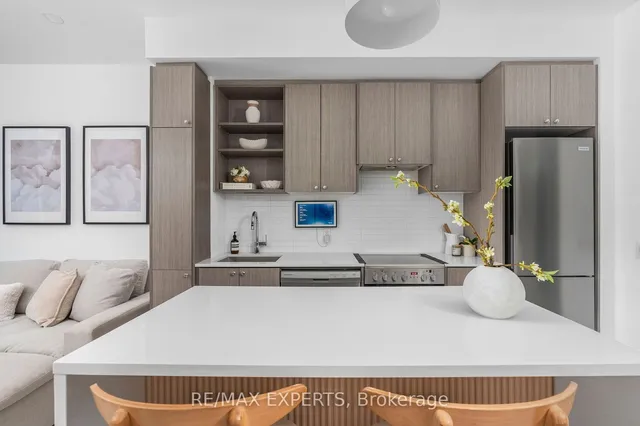 Additional image 26 of 50 George Butchart Dr Unit 102