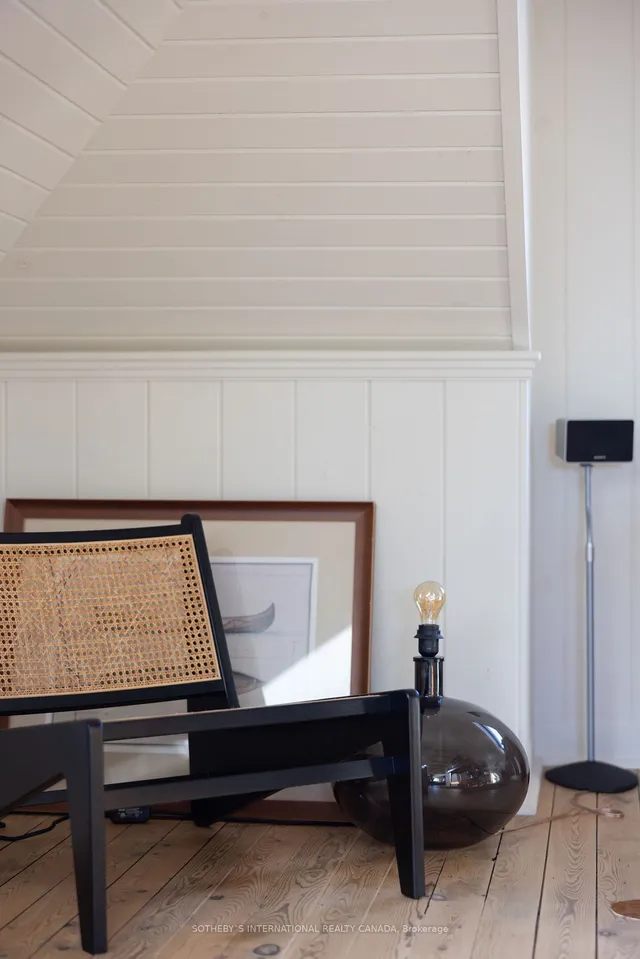 Additional image 27 of 253 Graham Ave