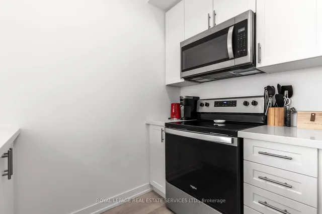 Additional image 9 of 460 Dundas St Unit 519