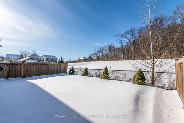 Additional image 36 of 340 Falling Green Cres