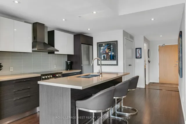 Additional image 21 of 588 Annette St Unit 202