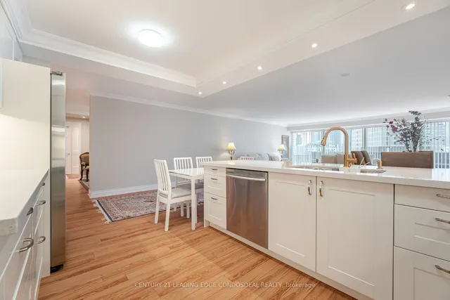 Additional image 19 of 33 University Ave Unit 2106