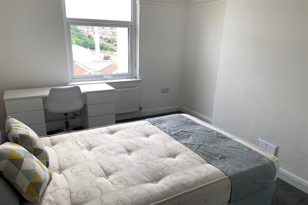 Additional image 9 of 5 bedroom Terraced House in William Street, Bristol
