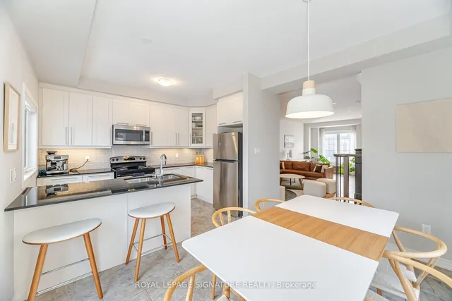 Additional image 30 of 2220 Queensway Dr Unit 15