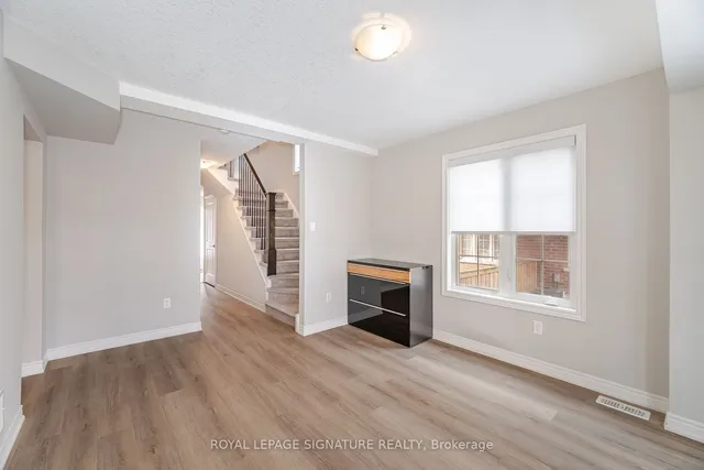 Additional image 21 of 2220 Queensway Dr Unit 15