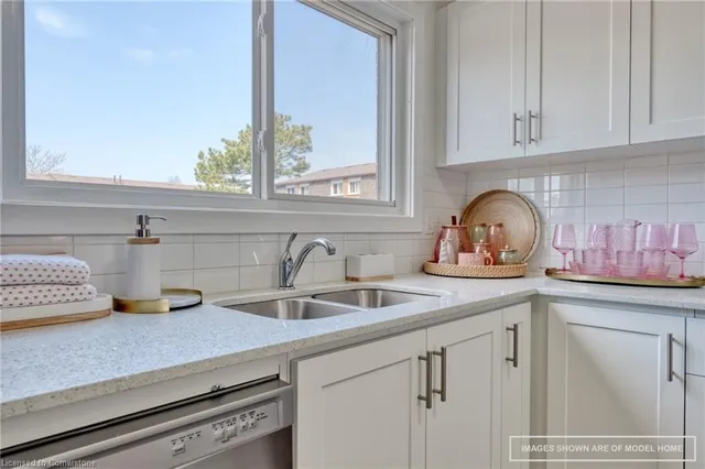 Additional image 4 of 20 Anna Capri Dr Unit 14