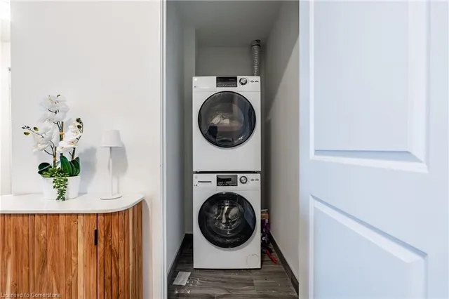 Additional image 32 of 2007 James St Unit 1305