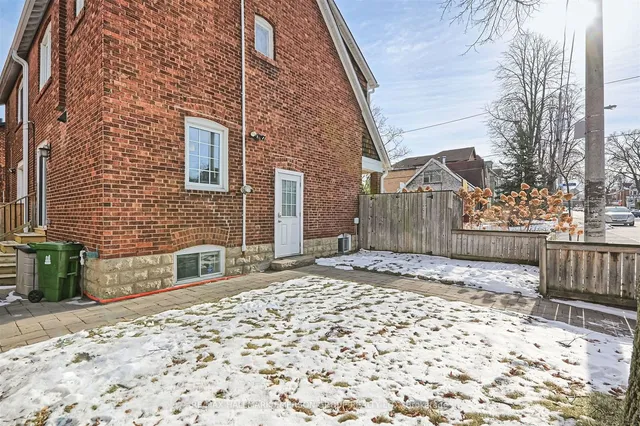 Additional image 38 of 158 Roslin Ave