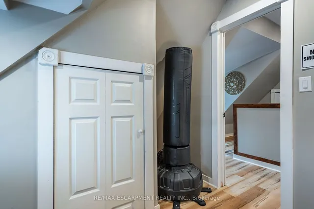 Additional image 32 of 164 Edgemont St