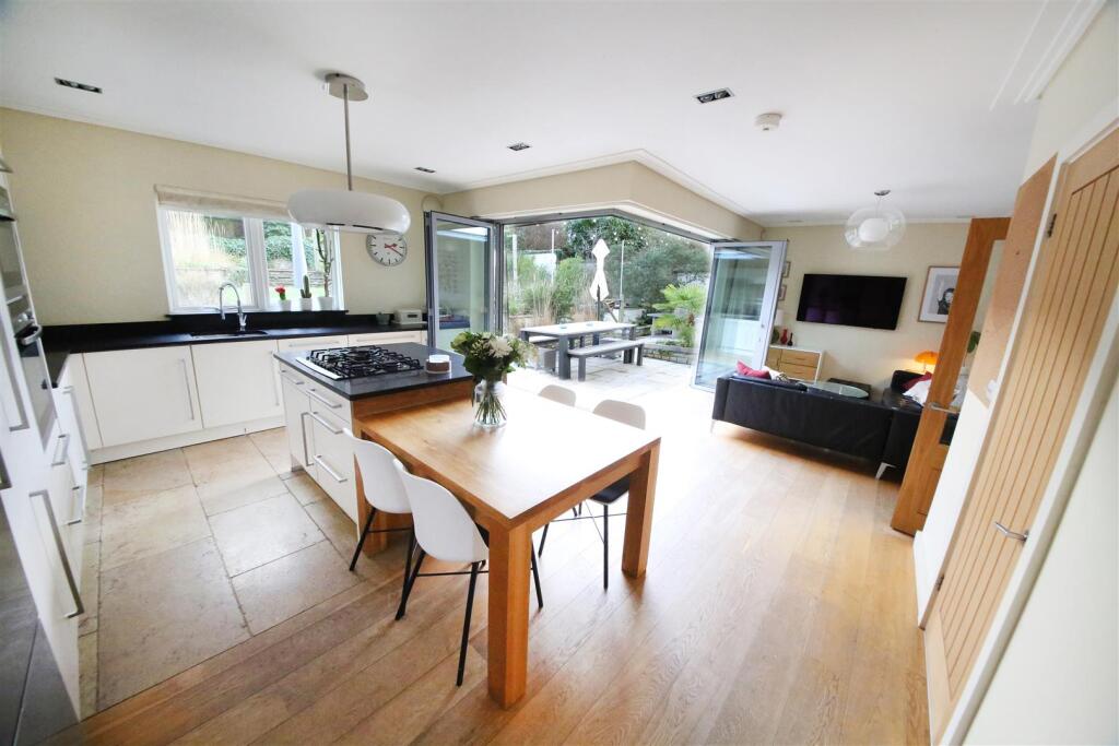 Additional image 4 of Beach Road West, Lake Grounds, Portishead. Viewings To Commence 8th February