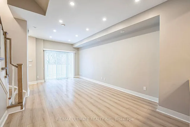 Additional image 7 of 330 Village Green Sq Unit TH06