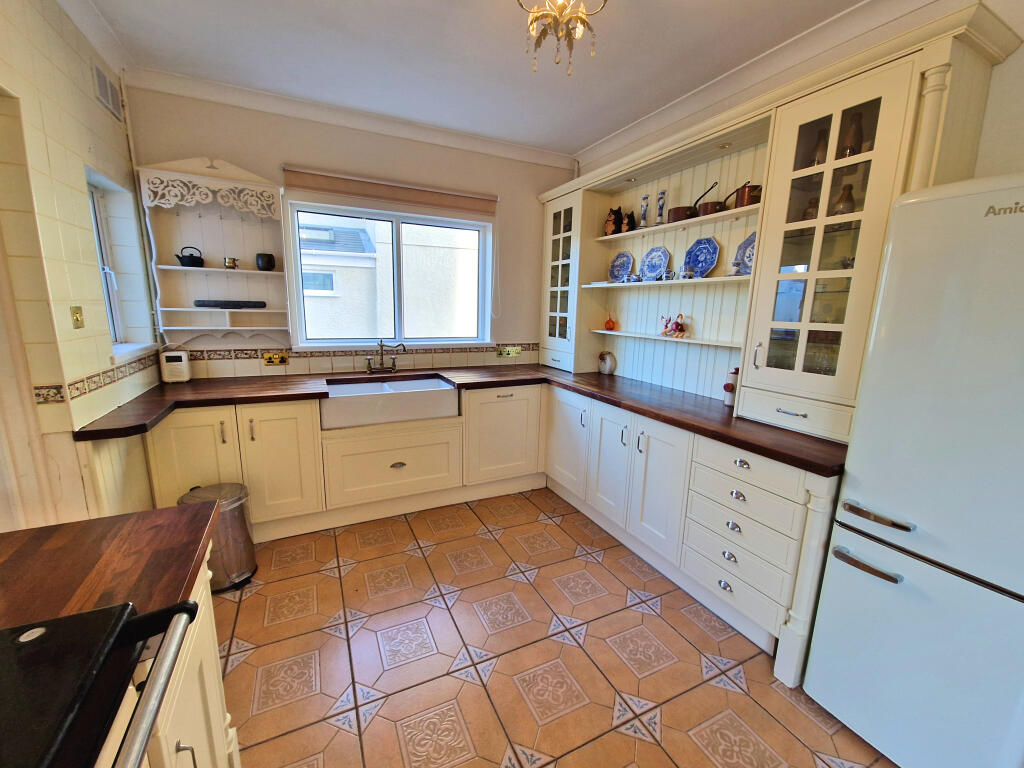 Additional image 12 of BLUNDELL AVENUE, PORTHCAWL, CF36 3YY