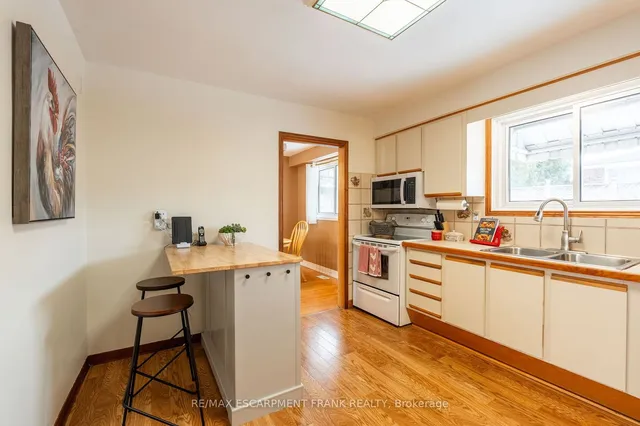 Additional image 15 of 2 Maria Crt