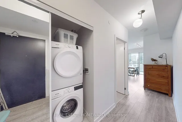 Additional image 18 of 159 Wellesley St Unit 1809