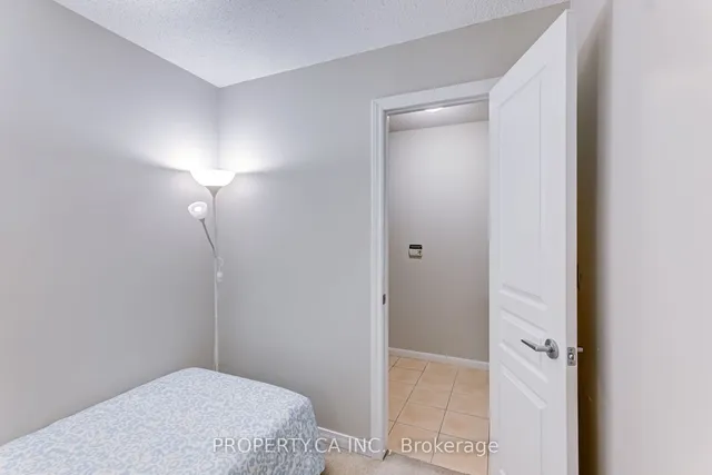 Additional image 20 of 18 Yonge St Unit 1501