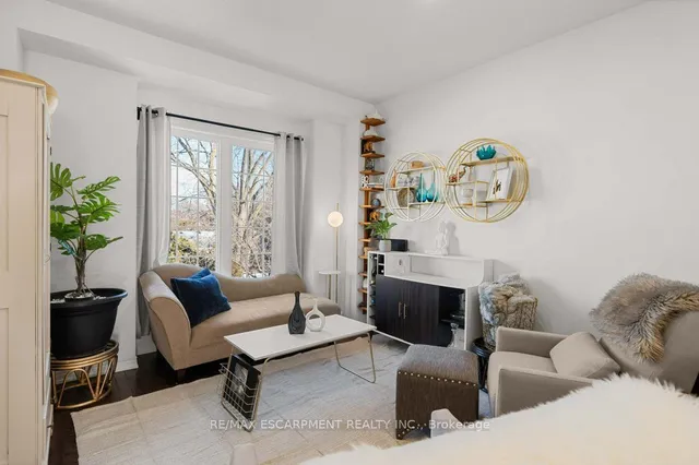 Additional image 14 of 2220 Queensway Dr Unit 13