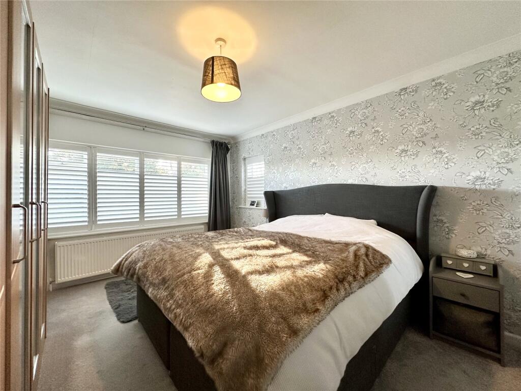 Additional image 10 of Woodfield Gardens, Highcliffe on Sea, Christchurch, Dorset, BH23