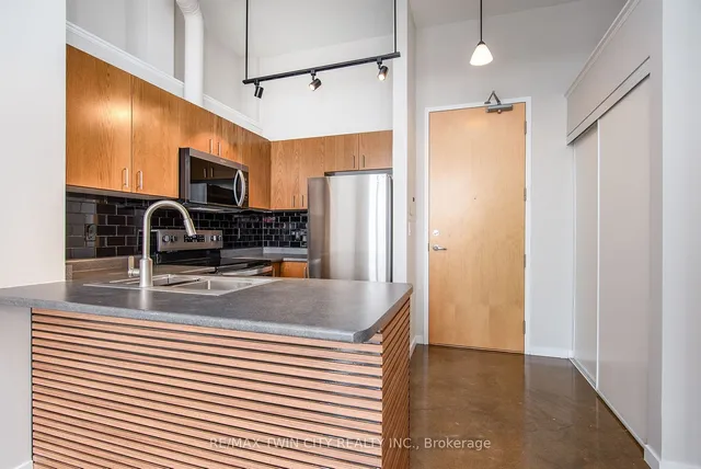 Additional image 8 of 410 King St Unit 603