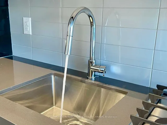 Additional image 17 of 195 McCaul St Unit 507