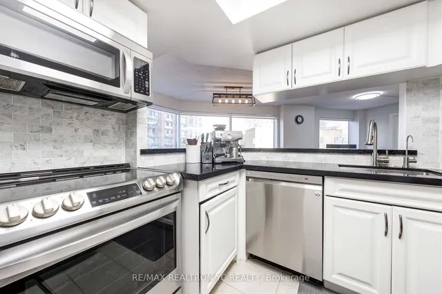 Additional image 5 of 1001 Bay St Unit 604