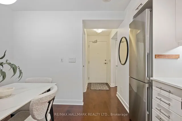 Additional image 5 of 320 Richmond St Unit 203