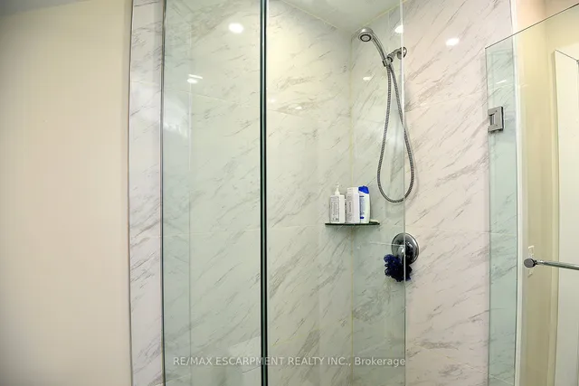 Additional image 27 of 2546 Wilson St