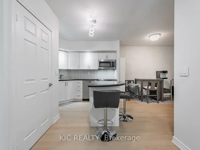 Additional image 4 of 250 Wellington St Unit 1727