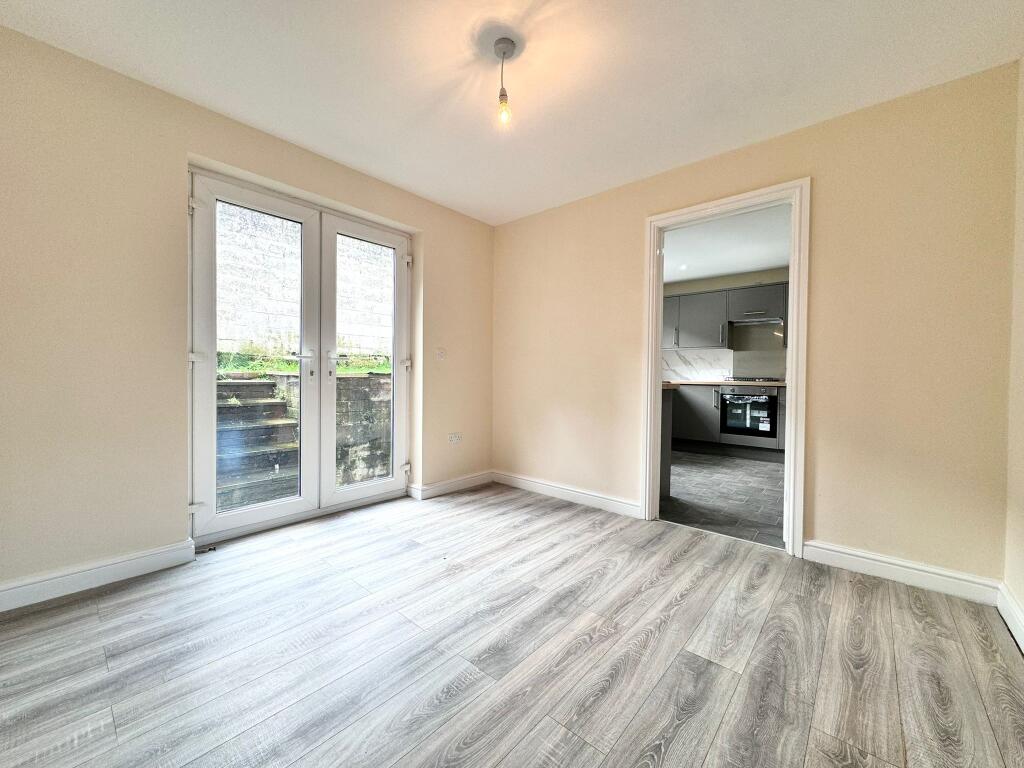 Additional image 4 of The Oak, Stream Street, Mountain Ash