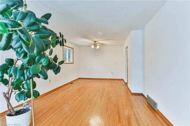 Additional image 10 of 15 Queensbury Dr