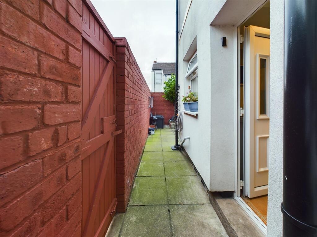 Additional image 32 of Bridle Road