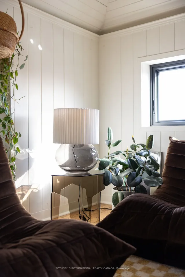 Additional image 26 of 253 Graham Ave