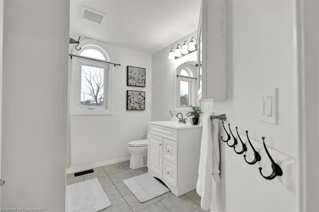 Additional image 34 of 13 Treeview Crt